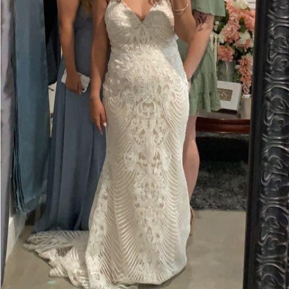 Wedding Dress - Picture 2 of 4